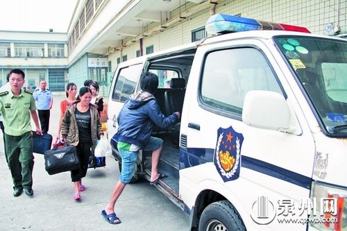 泉7名越南人非法务工被遣返 蛇头夫妻被刑拘