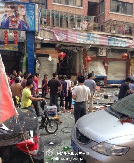 学生街城市广场一店面发生煤气爆炸有人员伤亡