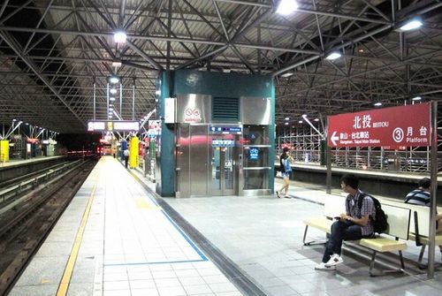 台北信义线23时停驶 捷运公司遭批省成本坑乘