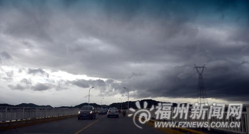 凤凰飞远影响仍在 福州今天局部大雨(图)